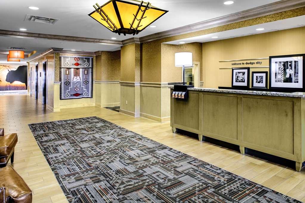 Hampton Inn & Suites Dodge City Boot Hill Casino Интерьер фото