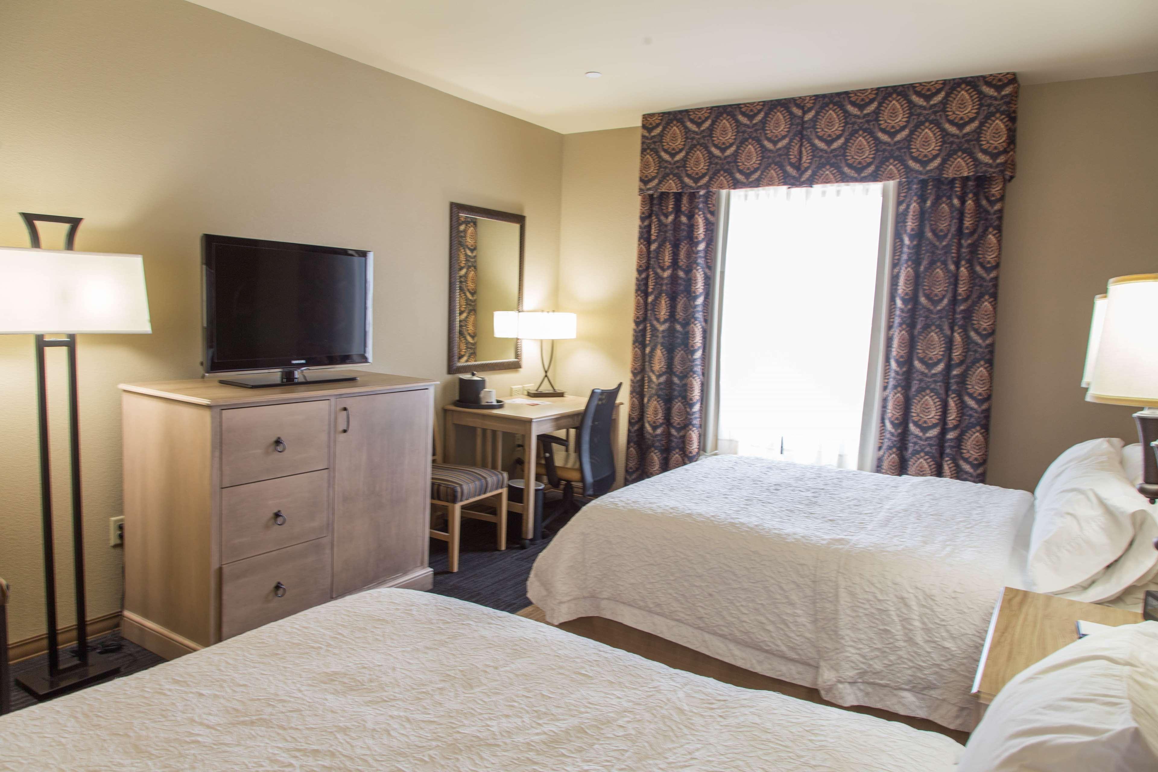Hampton Inn & Suites Dodge City Boot Hill Casino Экстерьер фото