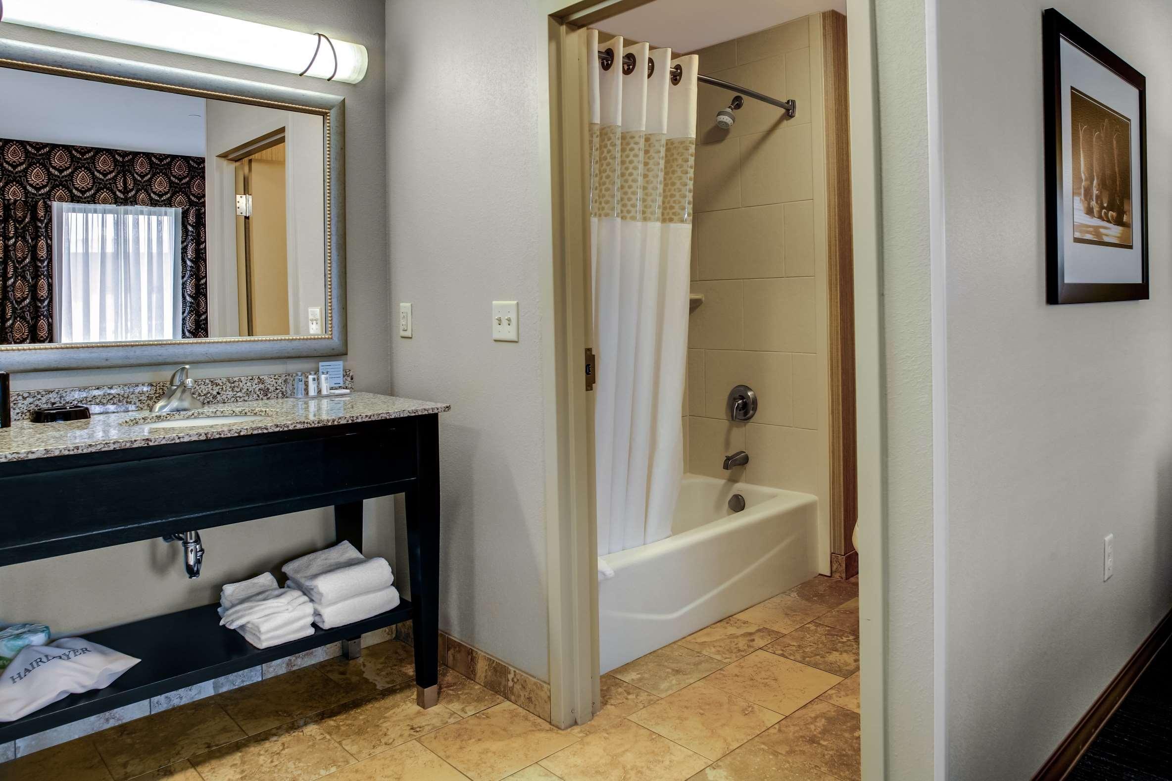 Hampton Inn & Suites Dodge City Boot Hill Casino Экстерьер фото