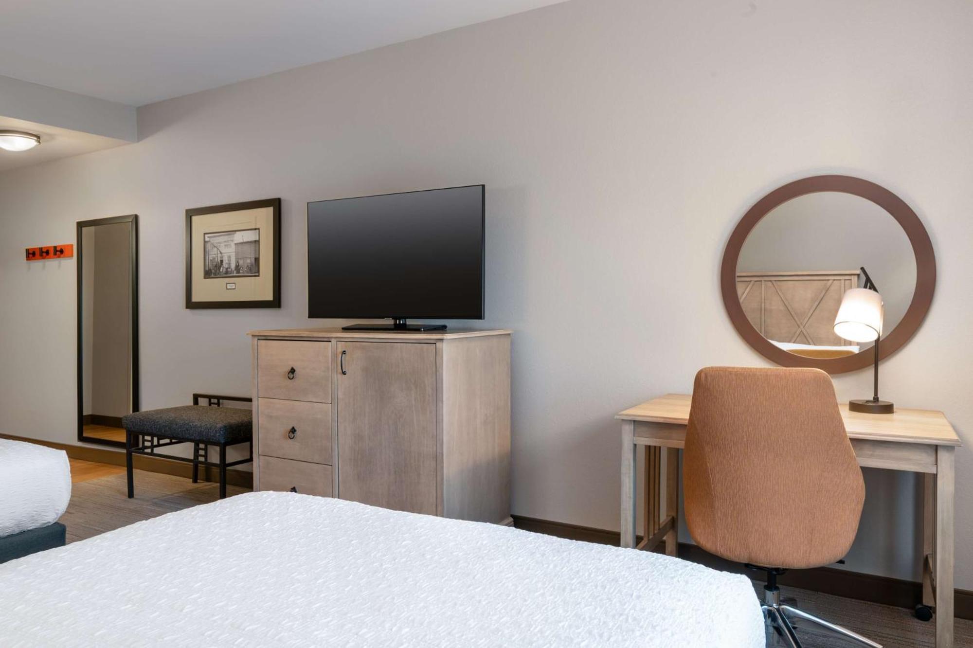Hampton Inn & Suites Dodge City Boot Hill Casino Экстерьер фото