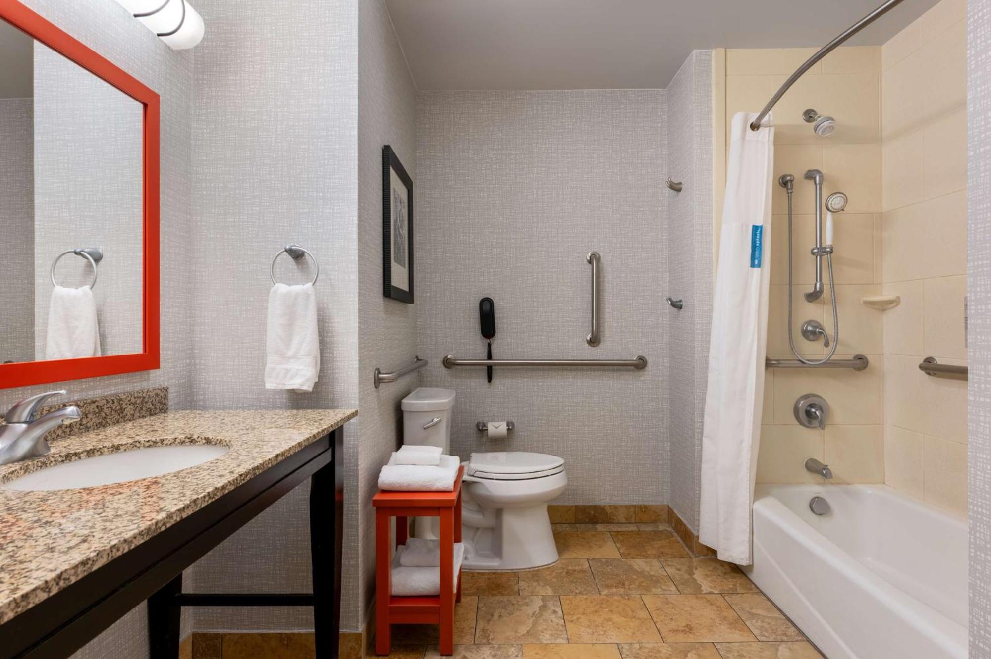 Hampton Inn & Suites Dodge City Boot Hill Casino Экстерьер фото