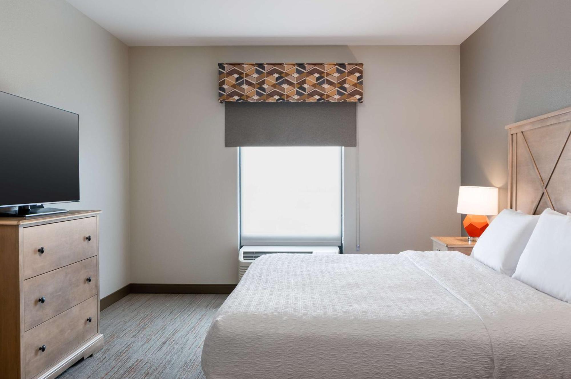 Hampton Inn & Suites Dodge City Boot Hill Casino Экстерьер фото