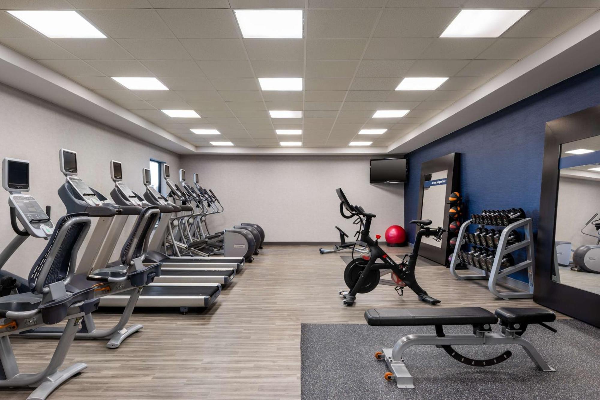 Hampton Inn & Suites Dodge City Boot Hill Casino Экстерьер фото