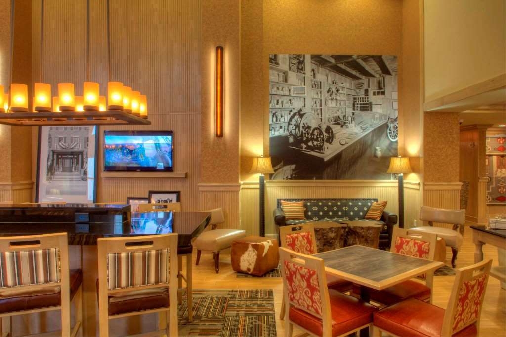 Hampton Inn & Suites Dodge City Boot Hill Casino Интерьер фото
