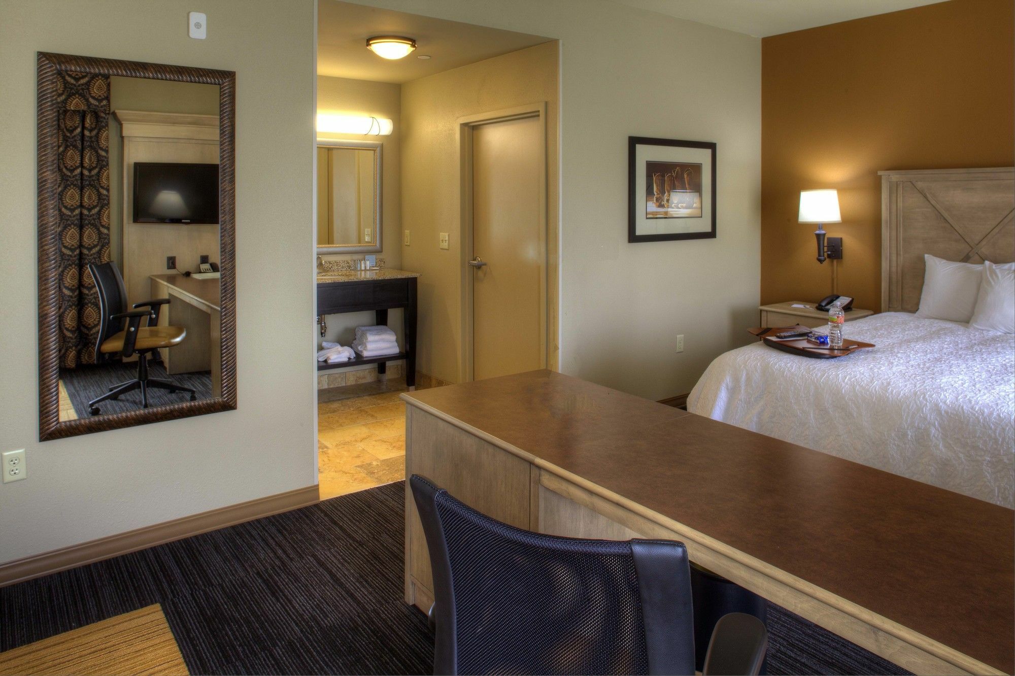 Hampton Inn & Suites Dodge City Boot Hill Casino Экстерьер фото